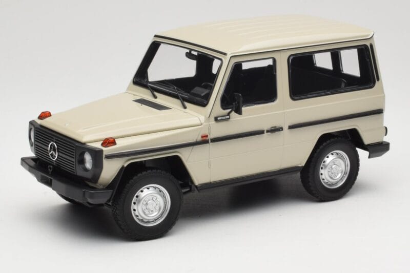 Mercedes G-Class W460 SWB Grey Metallic Minichamps 1:18 155038004 Métal Moulé