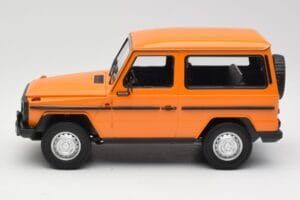 Mercedes G-Class W460 SWB Orange Minichamps 1:18 155038000 Métal Moulé — image 3 sur 6