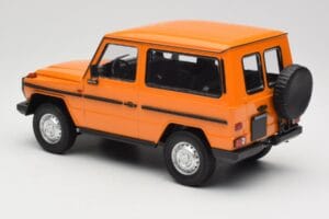 Mercedes G-Class W460 SWB Orange Minichamps 1:18 155038000 Métal Moulé — image 5 sur 6
