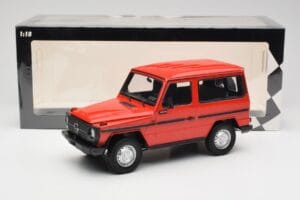Mercedes G-Class W460 SWB Rouge Minichamps 1:18 155038002 Métal Moulé — image 6 sur 6