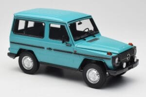 Mercedes G-Class W460 SWB Turquoise Minichamps 1:18 155038001 Métal Moulé — image 4 sur 6