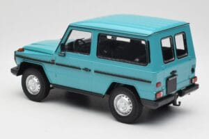 Mercedes G-Class W460 SWB Turquoise Minichamps 1:18 155038001 Métal Moulé — image 5 sur 6