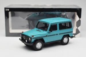 Mercedes G-Class W460 SWB Turquoise Minichamps 1:18 155038001 Métal Moulé — image 6 sur 6
