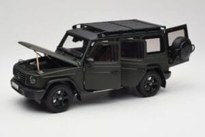Mercedes G-Class W465 Olive Norev 1:18 B66960662 Métal Moulé — image 2 sur 8