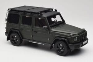 Mercedes G-Class W465 Olive Norev 1:18 B66960662 Métal Moulé — image 6 sur 8