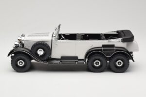 Mercedes G4 W31 Blanc MCG 1:18 MCG18208 Métal Moulé — image 3 sur 6