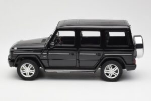 Mercedes G500 W463 Noir AUTOart 1:18 76216 Métal Moulé — image 4 sur 8