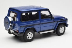 Mercedes G500 W463 SWB Bleu AUTOart 1:18 76114 Métal Moulé — image 3 sur 8