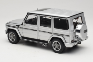 Mercedes G55 AMG W463 Argent AUTOart 1:18 76247 Métal Moulé — image 7 sur 8