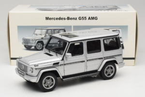 Mercedes G55 AMG W463 Argent AUTOart 1:18 76247 Métal Moulé — image 8 sur 8