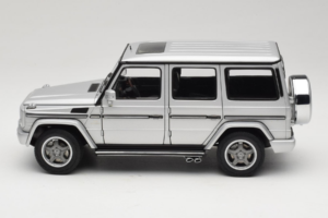 Mercedes G55 AMG W463 Argent AUTOart 1:18 76247 Métal Moulé — image 4 sur 8