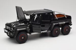Mercedes AMG G63 W463 6x6 Gloss Noir AUTOart 1:18 76306 Composite — image 2 sur 8
