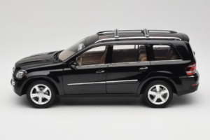 Mercedes GL X164 Obsidian Black Minichamps 1:18 B66962334 Métal Moulé — image 4 sur 8