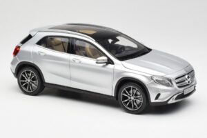 Mercedes GLA X156 Polar Argent Métallisé Norev 1:18 B66960267 Métal Moulé — image 6 sur 8