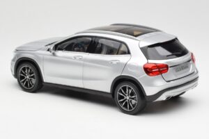Mercedes GLA X156 Polar Argent Métallisé Norev 1:18 B66960267 Métal Moulé — image 7 sur 8