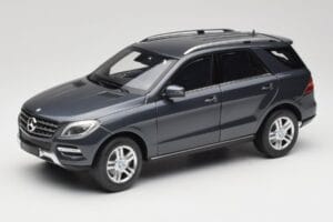 Mercedes M-Class W164 Grey Metallic Minichamps 1:18 100030100 Métal Moulé