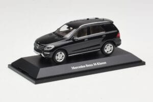 Mercedes M-Class W166 Obsidian Black Metallic Minichamps 1:43 B66960060 Métal Moulé — image 2 sur 4