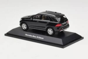 Mercedes M-Class W166 Obsidian Black Metallic Minichamps 1:43 B66960060 Métal Moulé — image 3 sur 4