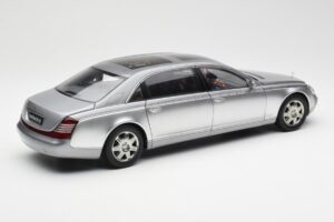 Maybach 62 LWB Himalaya Argent Dealer Edition AUTOart 1:18 B66962178 Métal Moulé — image 3 sur 8