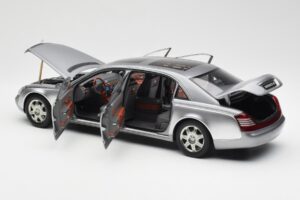 Maybach 62 LWB Himalaya Argent Dealer Edition AUTOart 1:18 B66962178 Métal Moulé — image 5 sur 8