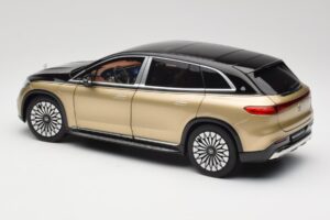Mercedes Maybach EQS 680 V297 Beige NZG 1:18 B66960592 Métal Moulé — image 7 sur 8