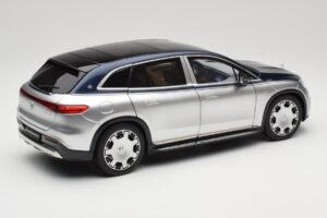 Mercedes Maybach EQS 680 V297 Bleu NZG 1:18 1060/23 Métal Moulé — image 3 sur 8