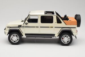 Mercedes Maybach G650 Landaulet W463 Blanc Schuco 1:18 450017800 Métal Moulé — image 3 sur 6