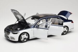 Mercedes Maybach S-Class Z223 Nautical Blue Diamond White Almost Real 1:18 820126 Métal Moulé — image 2 sur 8