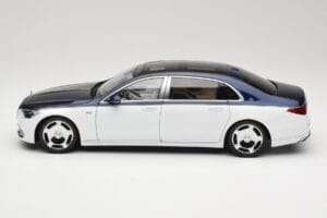 Mercedes Maybach S-Class Z223 Nautical Blue Diamond White Almost Real 1:18 820126 Métal Moulé — image 4 sur 8
