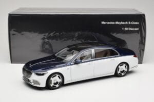 Mercedes Maybach S-Class Z223 Nautical Blue Diamond White Almost Real 1:18 820126 Métal Moulé — image 8 sur 8