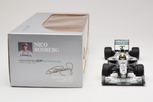 Mercedes MGP W01 #4 N. Rosberg Mercedes GP 2010 Minichamps 1:18 110100004 Métal Moulé — image 6 sur 7