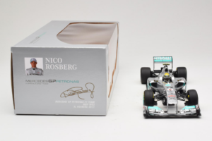 Mercedes MGP W02 #8 N. Rosberg Mercedes GP 2011 Minichamps 1:18 110110008 Métal Moulé — image 6 sur 7
