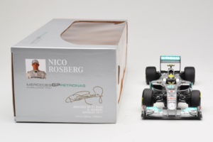 Mercedes MGP W02 #8 N. Rosberg Mercedes GP Showcar 2011 Minichamps 1:18 110110078 Métal Moulé — image 6 sur 7