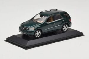 Mercedes ML 500 W164 Vert Foncé Minichamps 1:43 400034500 Métal Moulé — image 2 sur 4