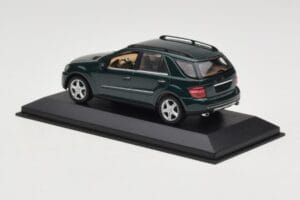 Mercedes ML 500 W164 Vert Foncé Minichamps 1:43 400034500 Métal Moulé — image 3 sur 4