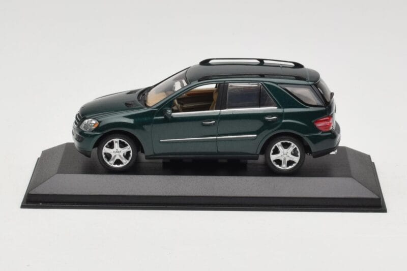Mercedes ML 500 W164 Vert Foncé Minichamps 1:43 400034500 Métal Moulé