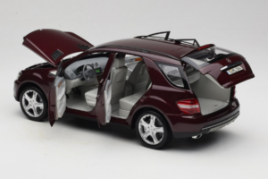 Mercedes ML W164 Red Metallic Minichamps 1:18 150034500 Métal Moulé — image 5 sur 8