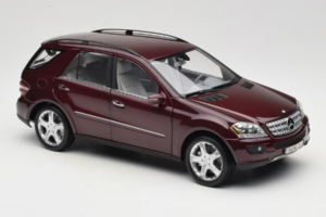 Mercedes ML W164 Red Metallic Minichamps 1:18 150034500 Métal Moulé — image 6 sur 8