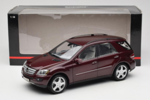 Mercedes ML W164 Red Metallic Minichamps 1:18 150034500 Métal Moulé — image 8 sur 8