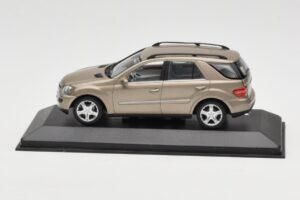Mercedes ML W164 Cuivre Métallisé Minichamps 1:43 ML002 Métal Moulé