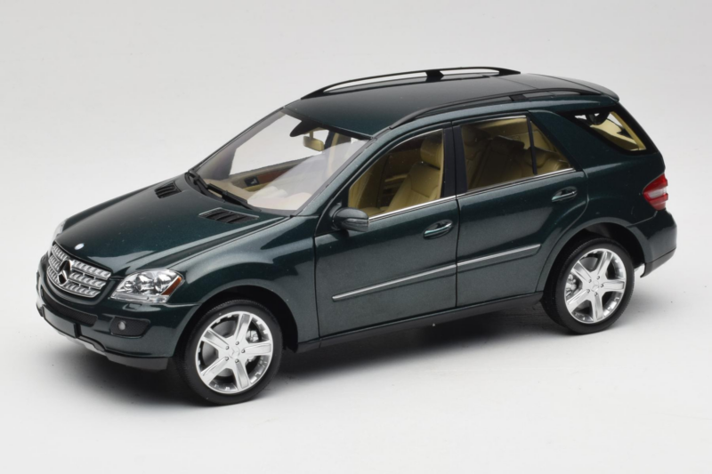 Mercedes ML W164 Green Metallic Minichamps 1:18 150034502 Métal Moulé
