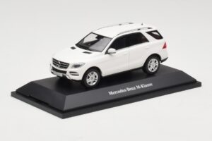 Mercedes ML W166 Calcit White Minichamps 1:43 B66960062 Métal Moulé — image 2 sur 4