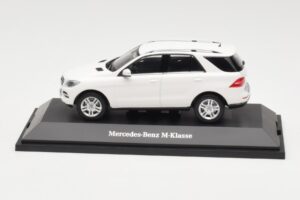 Mercedes ML W166 Calcit White Minichamps 1:43 B66960062 Métal Moulé