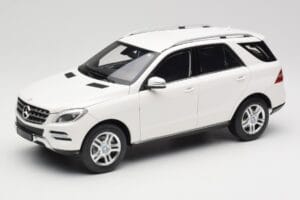 Mercedes ML W166 Blanc Minichamps 1:18 100030101 Métal Moulé