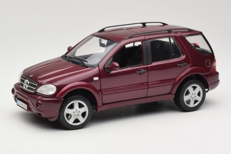 Mercedes ML55 AMG W163 Rouge Maisto 1:18 50348 Métal Moulé