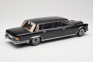 Mercedes 600 Pullman W100 Noir AUTOart 1:18 76197 Métal Moulé — image 3 sur 8