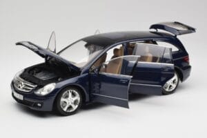 Mercedes R-Class W251 Tanzanite Bleu Minichamps 1:18 150034600 Métal Moulé — image 2 sur 8