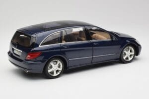 Mercedes R-Class W251 Tanzanite Bleu Minichamps 1:18 150034600 Métal Moulé — image 3 sur 8