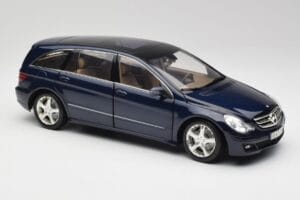 Mercedes R-Class W251 Tanzanite Bleu Minichamps 1:18 150034600 Métal Moulé — image 6 sur 8