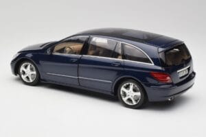 Mercedes R-Class W251 Tanzanite Bleu Minichamps 1:18 150034600 Métal Moulé — image 7 sur 8